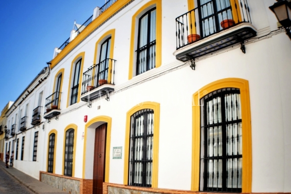 Sevilla. Hotel rural con encanto y restaurante en venta en la Sierra Norte. El Pedroso