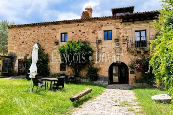 Soria. Casa rural en venta o alquiler. Antigua posada real