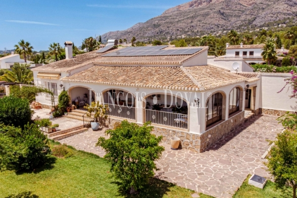 Finca en venta Jávea Montgo Valls.