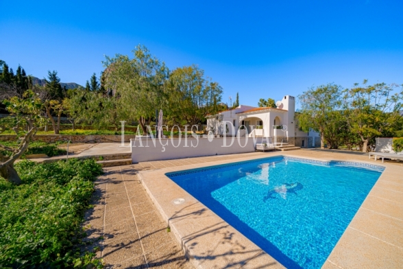 Alicante. Exclusiva finca ecuestre en venta. Polop