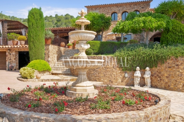 Baix Empordà. Una exclusiva masia en venta en la Costa Brava