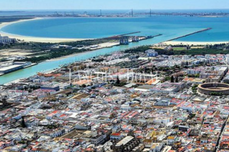 El Puerto de Santa María. Venta sala de espectáculo discoteca . Cádiz.