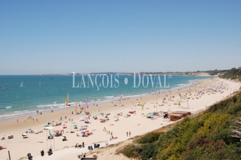 El Puerto de Santa María. Venta sala de espectáculo discoteca . Cádiz.