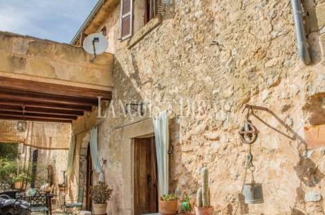 Mallorca. Una singular Casa rústica en venta en Andratx