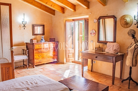 Mallorca. Una singular Casa rústica en venta en Andratx