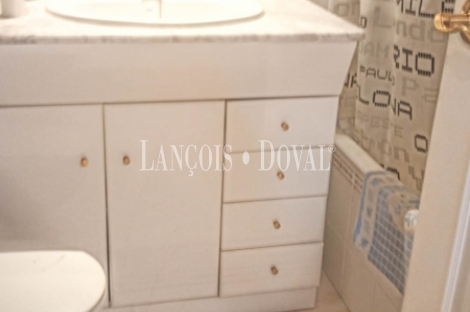 Calvià. Puerto Portals. Apartamento de lujo en venta. 