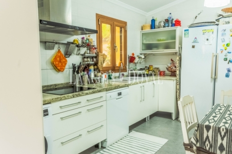 Esporles. Mallorca. Chalet en venta con piscina y amplio jardín. 