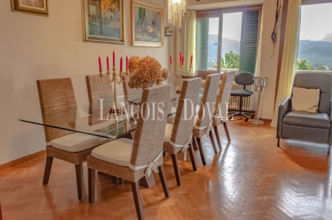 Esporles. Mallorca. Chalet en venta con piscina y amplio jardín. 