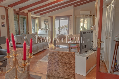 Esporles. Mallorca. Chalet en venta con piscina y amplio jardín. 