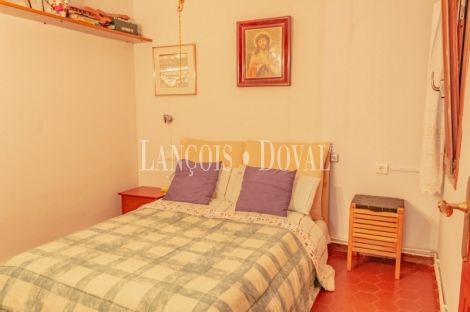 Esporles. Mallorca. Chalet en venta con piscina y amplio jardín. 