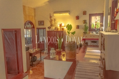 Esporles. Mallorca. Chalet en venta con piscina y amplio jardín. 