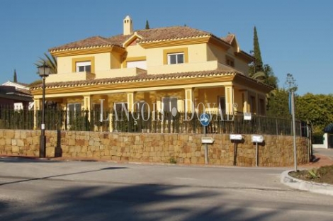 Villa Grande en Bel Air. Estepona. Málaga.