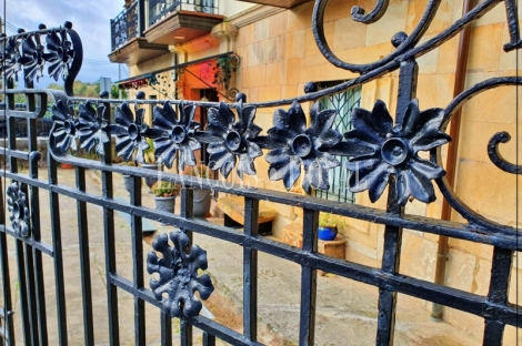 Cantabria. Posada Rural en venta. Antigua Casona del Siglo XV en Colindres.