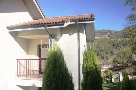 Cangas de Onís. Casa de pueblo en venta. Excelentes vistas. Asturias