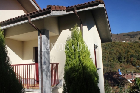 Cangas de Onís. Casa de pueblo en venta. Excelentes vistas. Asturias