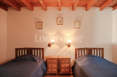 Casa rural tradicional en venta. Vistas Picos, Asturias propiedades singulares