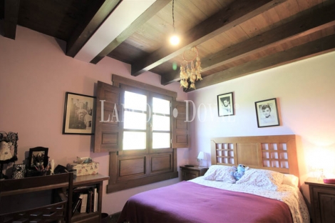 Asturias. Chalet rústico de piedra en venta. Arriondas. Parres