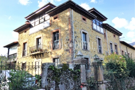 Asturias. Una casa señorial catalogada en venta en el Concejo de Parres.