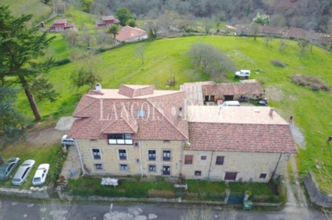 Asturias. Una casa señorial catalogada en venta en el Concejo de Parres.