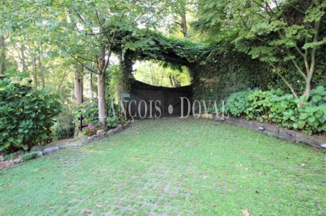 Cangas de Onís. Singular casa en venta con vistas a los Picos de Europa.