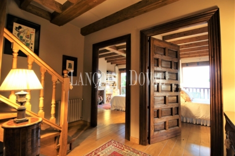 Cangas de Onís. Singular casa en venta con vistas a los Picos de Europa.