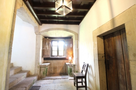 Asturias. Casa palacio en venta siglo XVI. Concejo de Salas. 