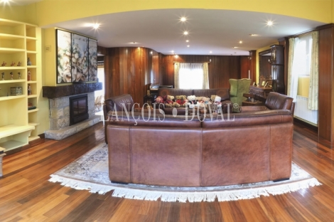 Gijón. Cabueñes. Exclusivo chalet en venta cerca de la costa.