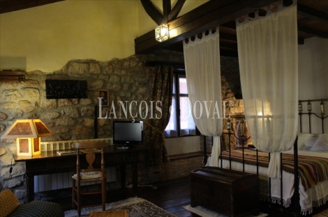 Peñamellera Alevia. Hotel con encanto en venta. Tradicional Casona Asturiana