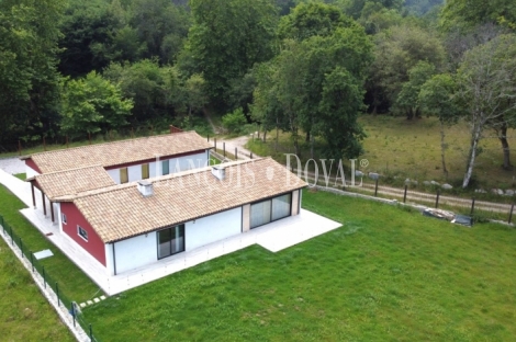  Llanes. La Pereda. Exclusivo Chalet de diseño en venta con vistas a la montaña.