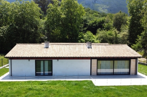  Llanes. La Pereda. Exclusivo Chalet de diseño en venta con vistas a la montaña.