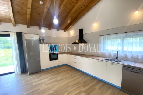  Llanes. La Pereda. Exclusivo Chalet de diseño en venta con vistas a la montaña.