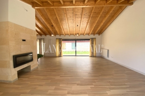  Llanes. La Pereda. Exclusivo Chalet de diseño en venta con vistas a la montaña.