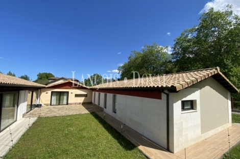  Llanes. La Pereda. Exclusivo Chalet de diseño en venta con vistas a la montaña.