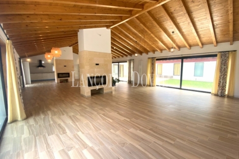  Llanes. La Pereda. Exclusivo Chalet de diseño en venta con vistas a la montaña.