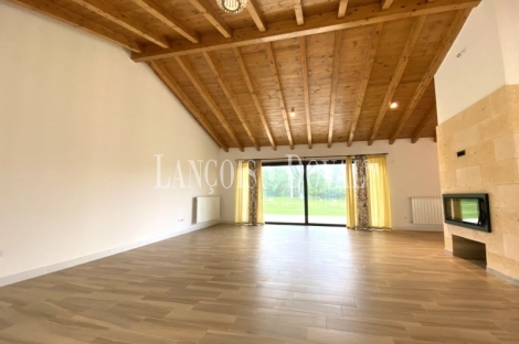  Llanes. La Pereda. Exclusivo Chalet de diseño en venta con vistas a la montaña.