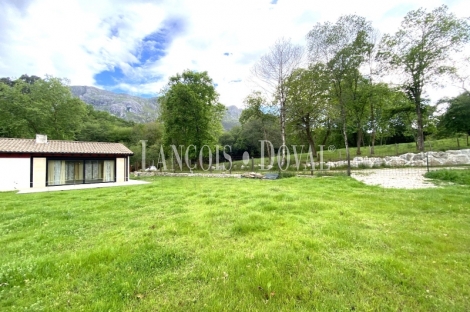 Llanes. La Pereda. Exclusivo Chalet de diseño en venta con vistas a la montaña.