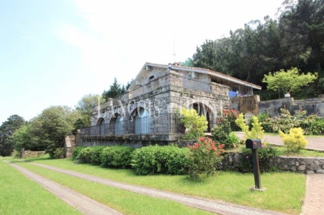 Llanes. Buelna. Asturias. Exclusiva Casa en venta con vistas panorámicas al mar.