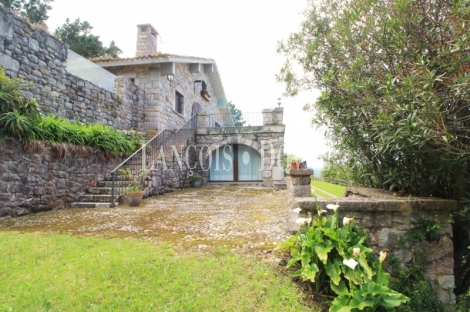 Llanes. Buelna. Asturias. Exclusiva Casa en venta con vistas panorámicas al mar.