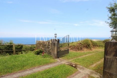 Llanes. Buelna. Asturias. Exclusiva Casa en venta con vistas panorámicas al mar.