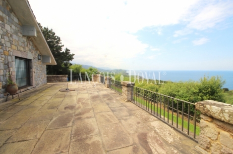 Llanes. Buelna. Asturias. Exclusiva Casa en venta con vistas panorámicas al mar.
