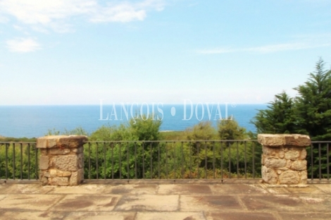 Llanes. Buelna. Asturias. Exclusiva Casa en venta con vistas panorámicas al mar.