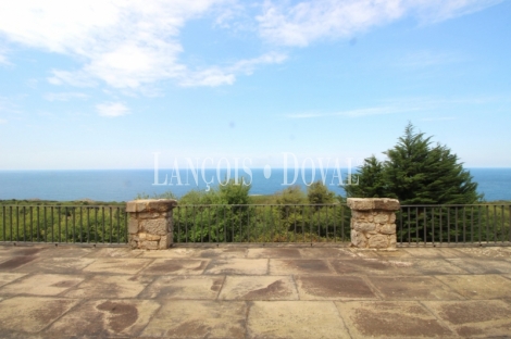 Llanes. Buelna. Asturias. Exclusiva Casa en venta con vistas panorámicas al mar.