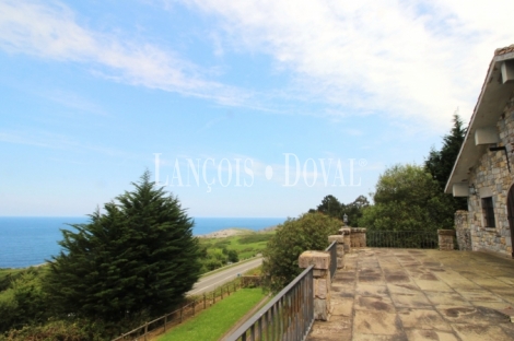 Llanes. Buelna. Asturias. Exclusiva Casa en venta con vistas panorámicas al mar.
