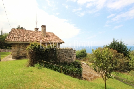 Llanes. Buelna. Asturias. Exclusiva Casa en venta con vistas panorámicas al mar.