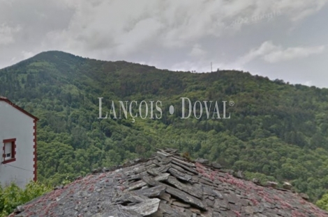 Taramundi. Venta casa Rústica reformada con vistas a la montaña
