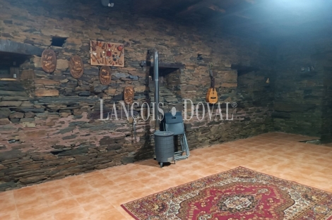 Taramundi. Venta casa Rústica reformada con vistas a la montaña