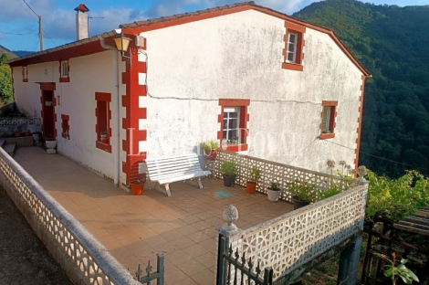 Taramundi. Venta casa Rústica reformada con vistas a la montaña