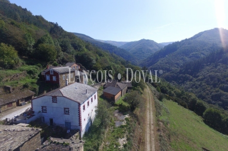 Taramundi. Venta casa Rústica reformada con vistas a la montaña
