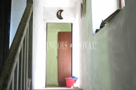 Casa rústica tradicional de pueblo en venta cerca Covadonga. Cangas de Onís.