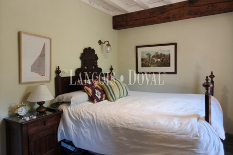 Asturias. Proaza. Singular casa señorial medieval en venta. 